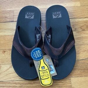 NWT Reef Leather Fanning Bottle Opener Flip Flops